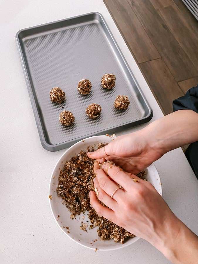 These No Bake Pumpkin Seed Energy Bites are a great midday snack and make for a great addition to any hiking or camping trip! 