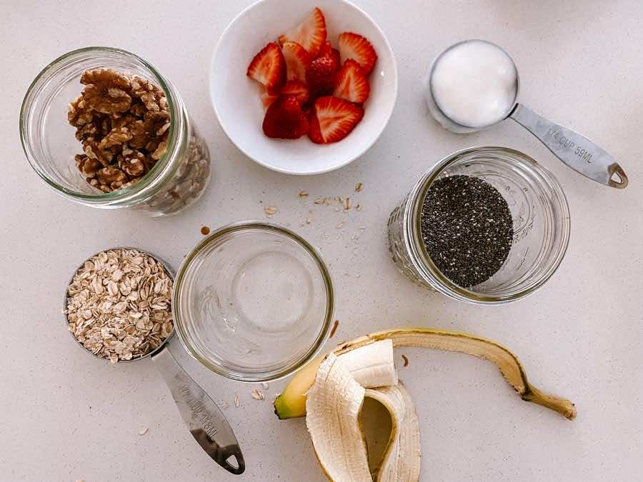 These Easy Overnight Oats are a no-cook breakfast option that is perfect for busy mornings. Make one of the four flavors offered in the recipe below!