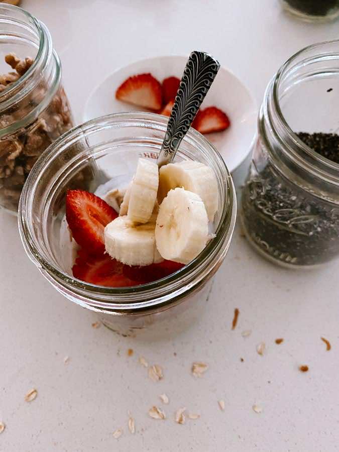 These Easy Overnight Oats are a no-cook breakfast option that is perfect for busy mornings. Make one of the four flavors offered in the recipe below!