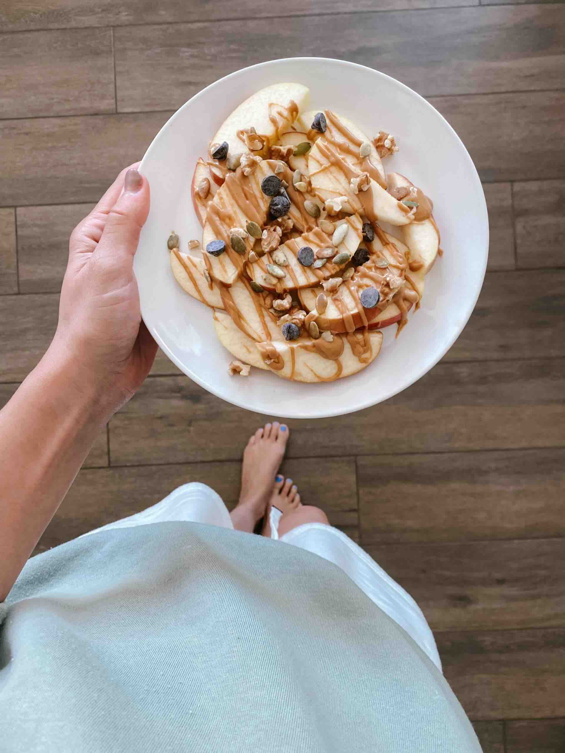 Crunchy apple nachos - the perfect quick snack!