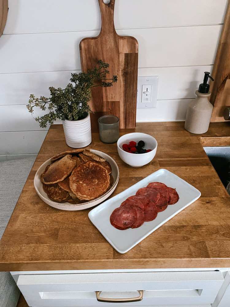 How to make four-ingredient banana pancakes.