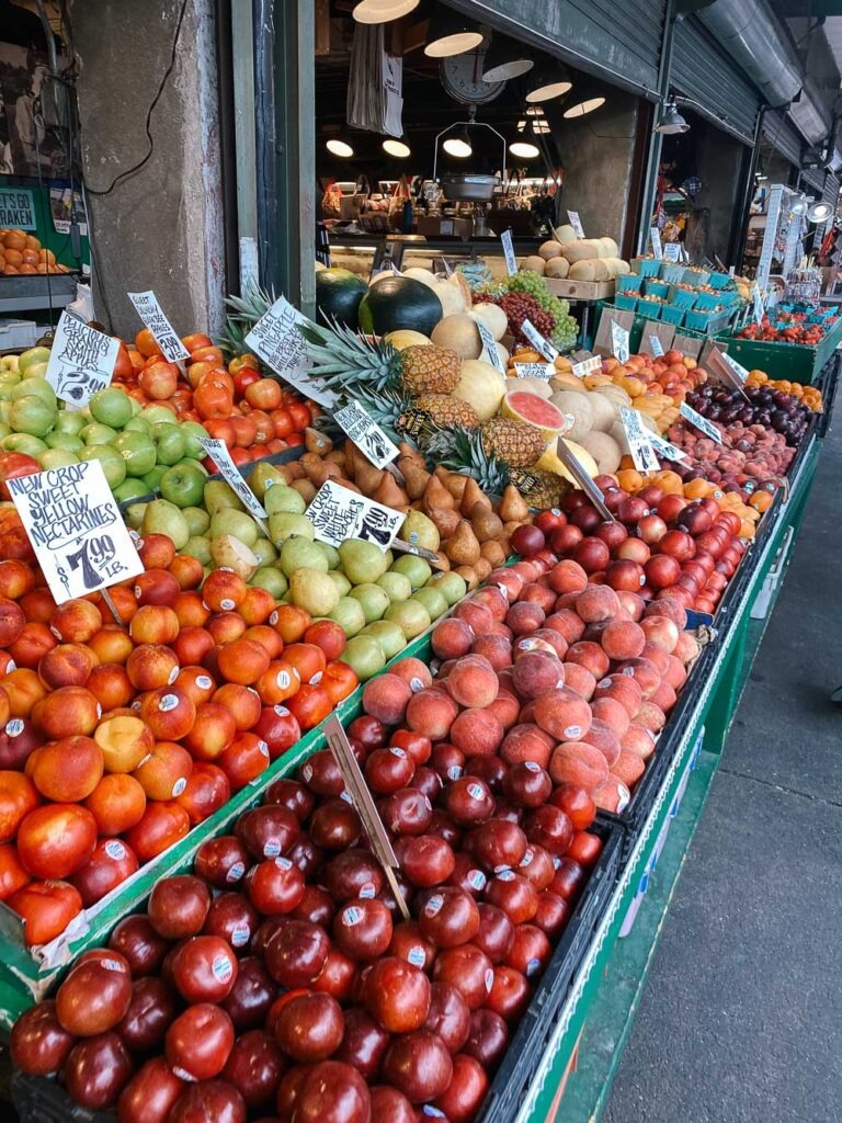 8 best tips to successfully shop at any farmers market. Tips from a registered dietitian!