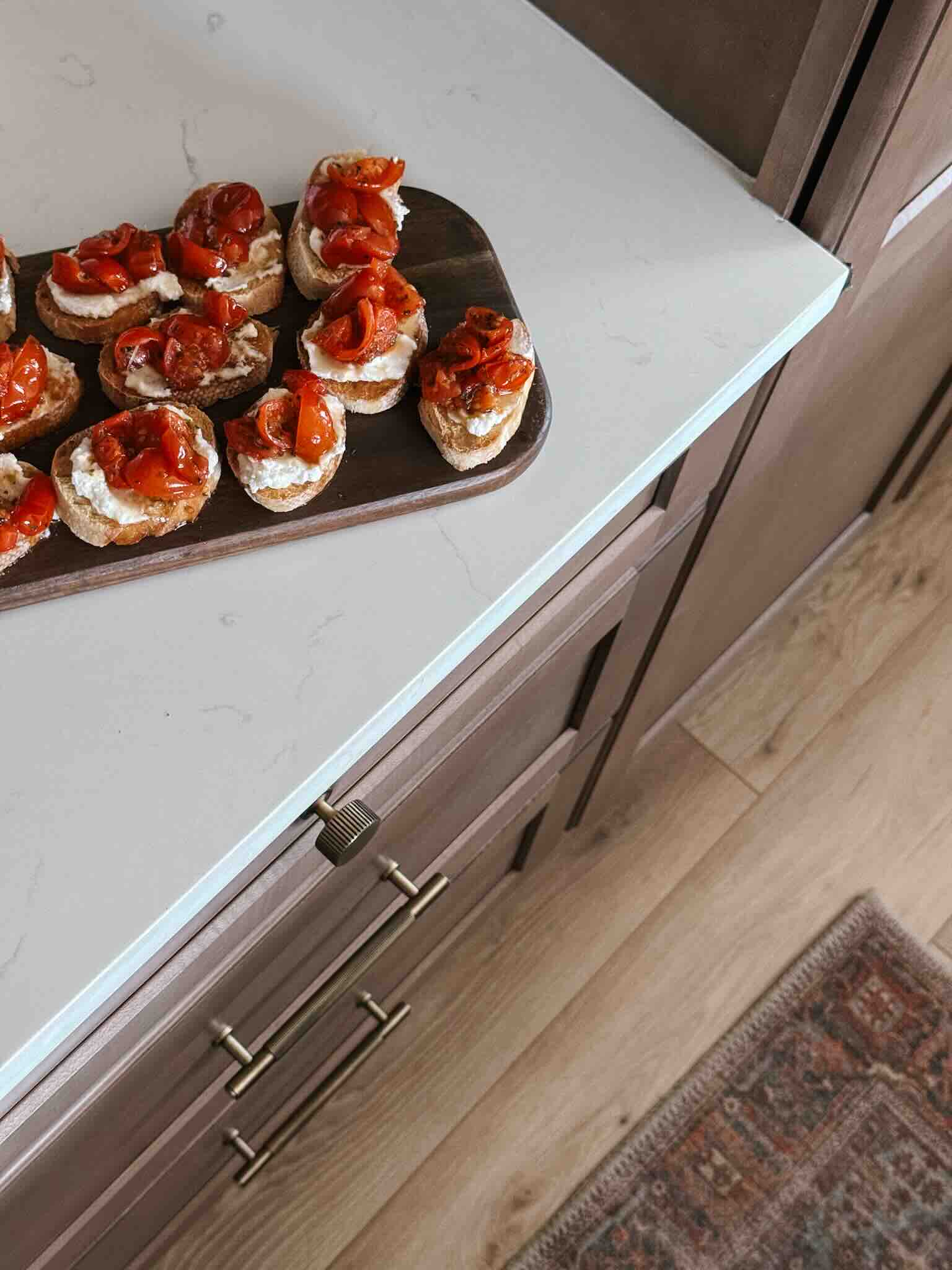 honey bruschetta with ricotta - the BEST homemade appetizer. 
